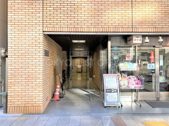 ビルエントランス