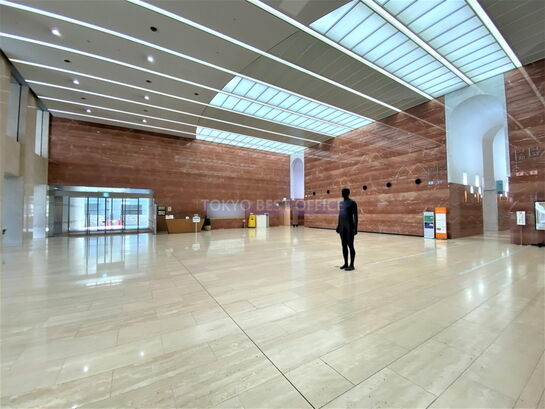 エントランスホール①