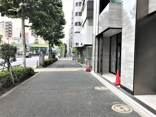 ビル周辺風景①