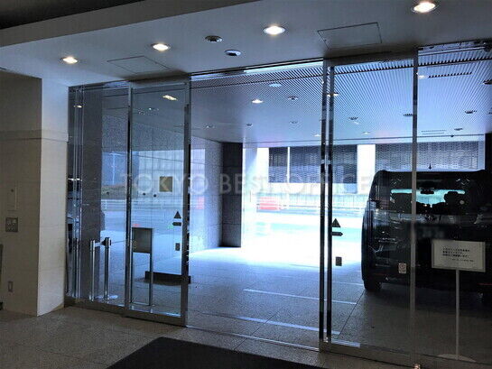 エントランスホール①（日銀側入り口）