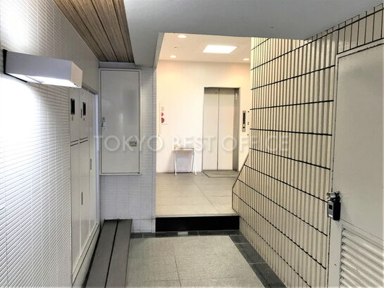 エントランスホール①