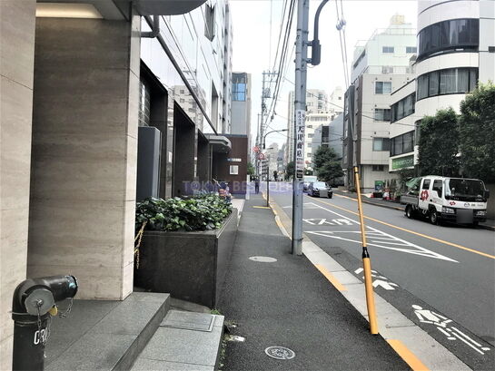 ビル周辺風景①