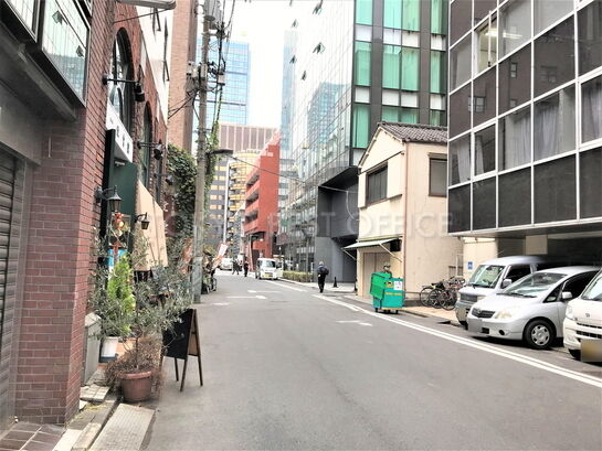 ビル周辺風景①