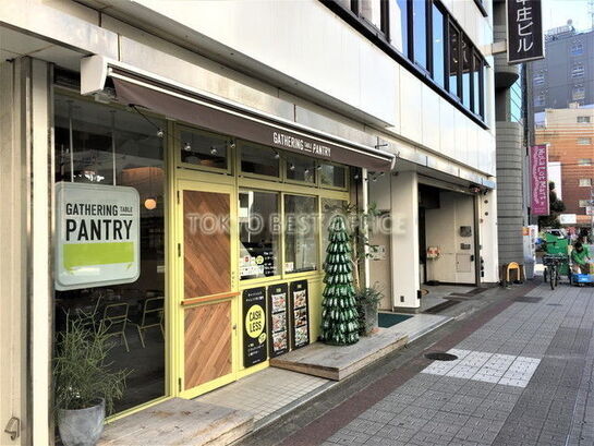 ビル周辺風景①