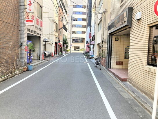 ビル周辺風景①