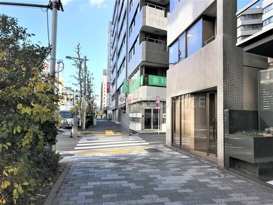 ビル周辺風景①