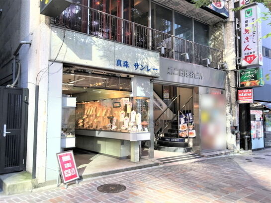 ビルエントランス①