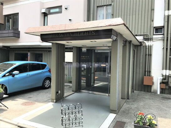 ビルエントランス
