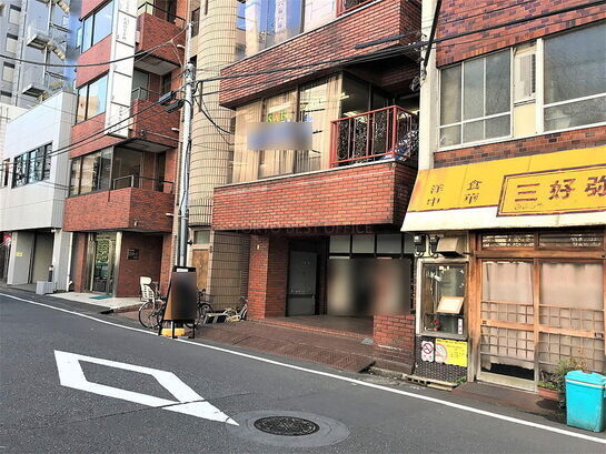 ビルエントランス①