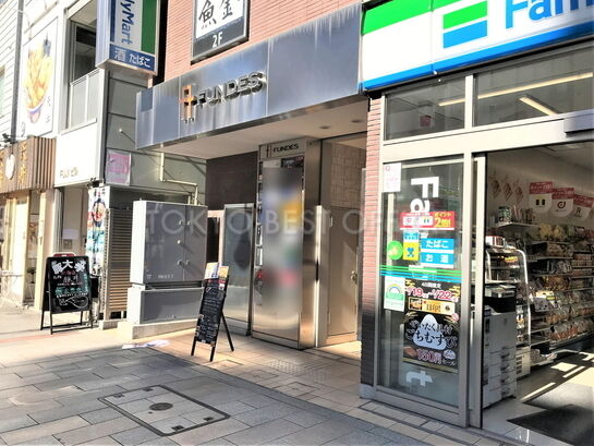 ビルエントランス①