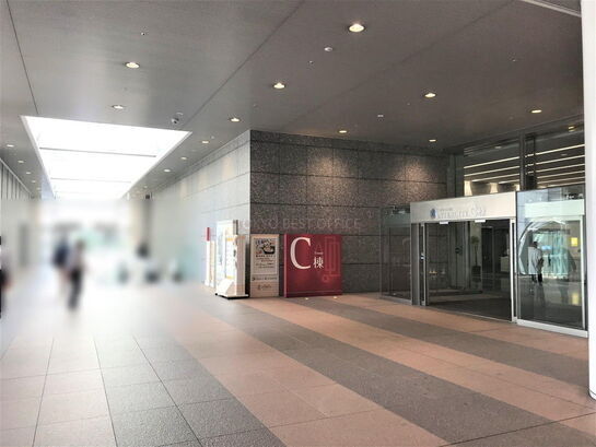 ビルエントランス②