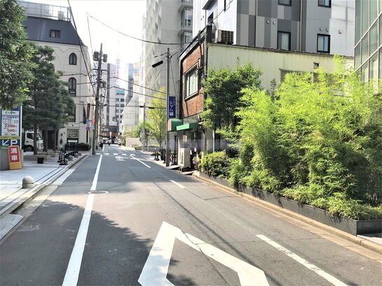 ビル周辺風景①