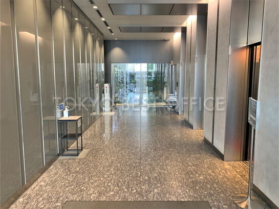 エントランスホール①