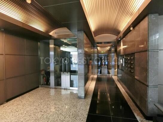 ビルエントランス①