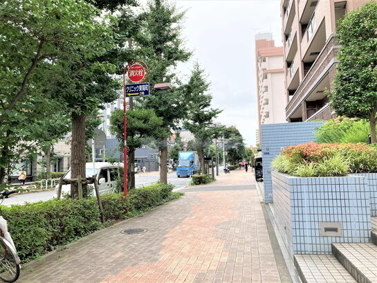 ビル周辺風景①