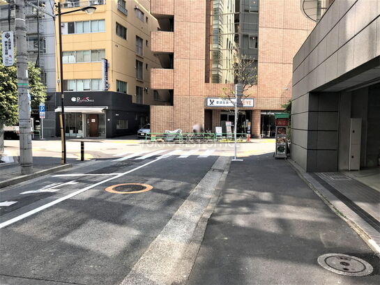 ビル周辺風景①