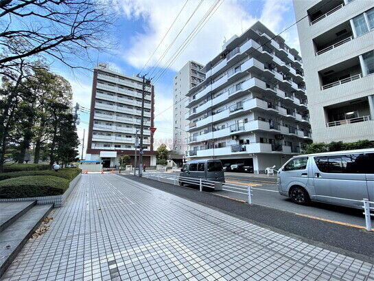 ビル周辺風景①