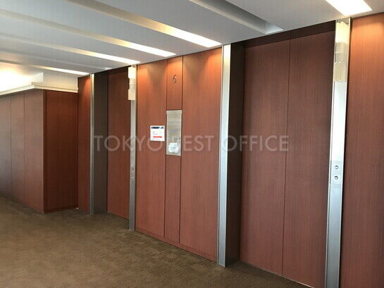 6階エレベーターホール