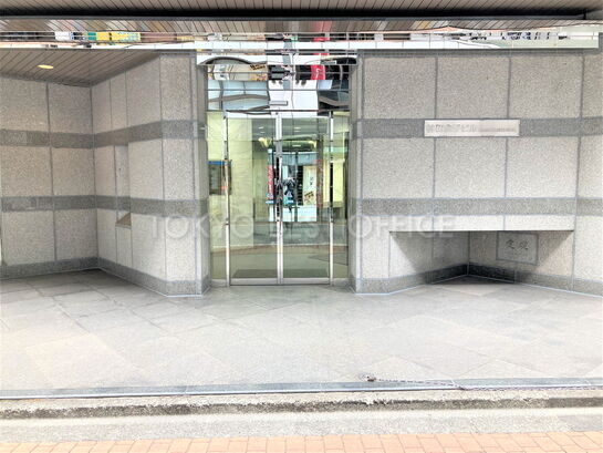 ビルエントランス