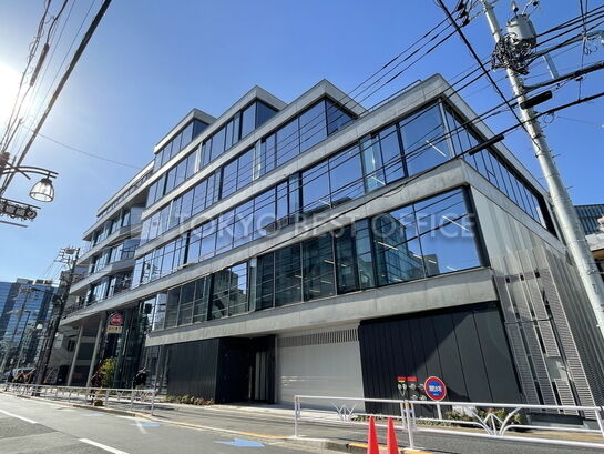 外観・機械式駐車場入口