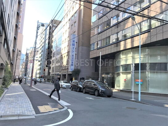 ビル周辺風景①