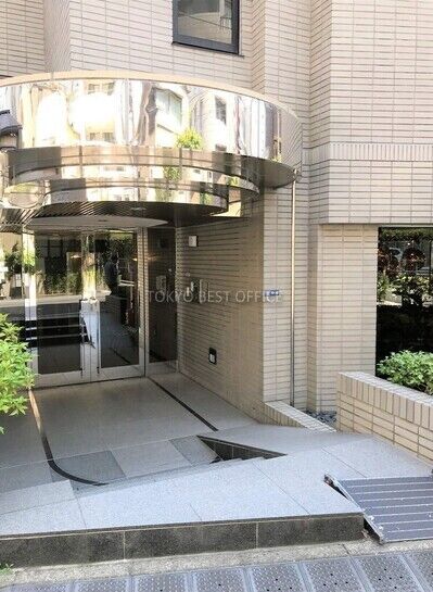 ビルエントランス
