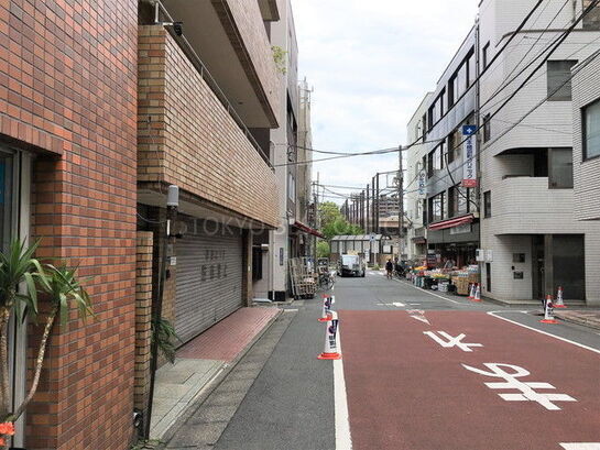 ビル周辺風景①