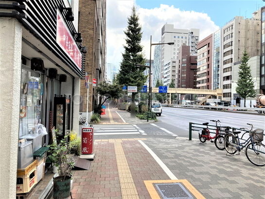 ビル周辺風景①