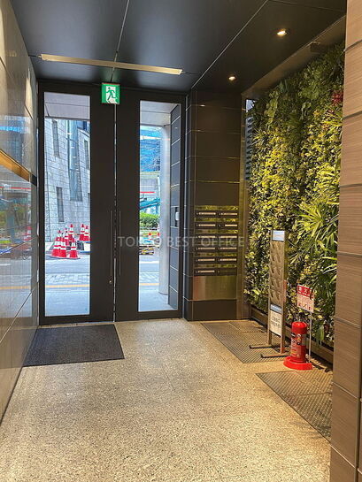 エントランス付近