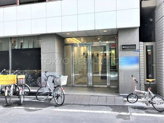 ビルエントランス