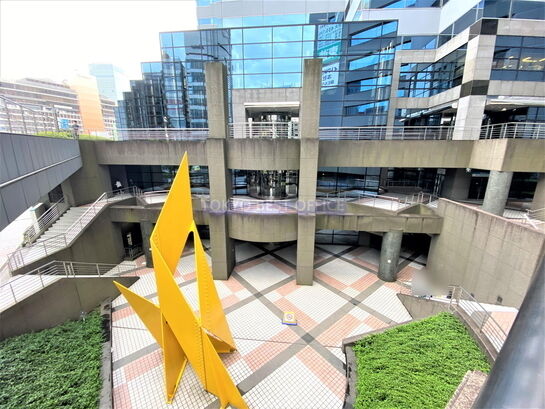 ビル敷地内風景③