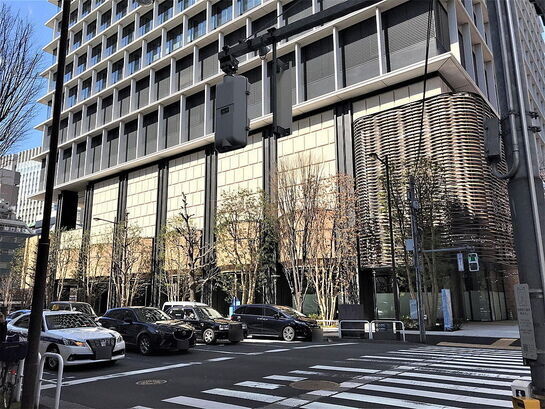 KANDA SQUARE外観下層部