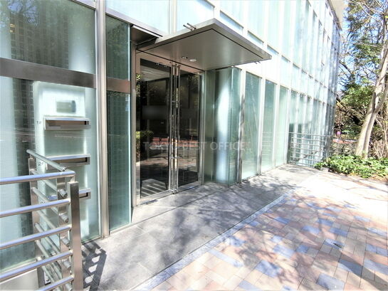 ビルエントランス