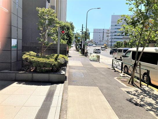 ビル周辺風景①