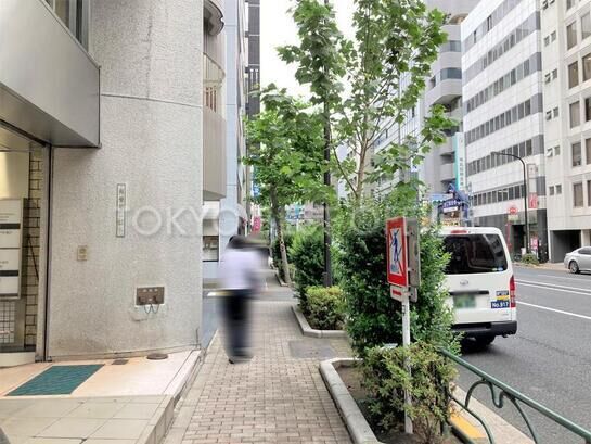 ビル周辺風景①