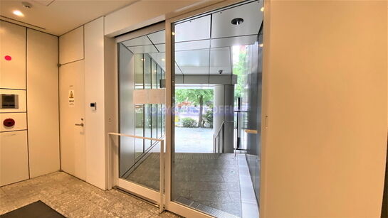 ビルエントランス③