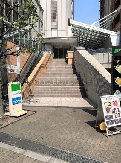 ビルエントランス①