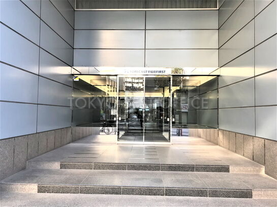 ビルエントランス