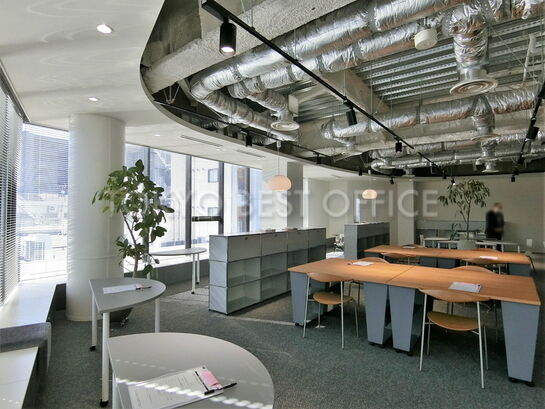 4階ライブオフィス（家具配置例）①