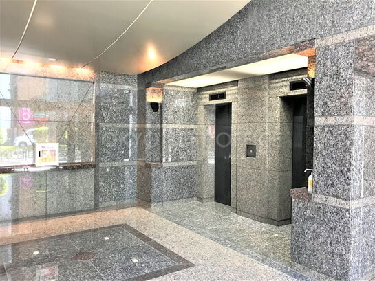 エントランスホール①