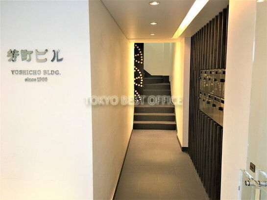 エントランスホール①