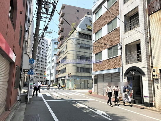 ビル周辺風景①