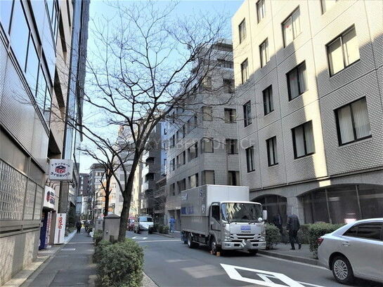 ビル周辺風景①