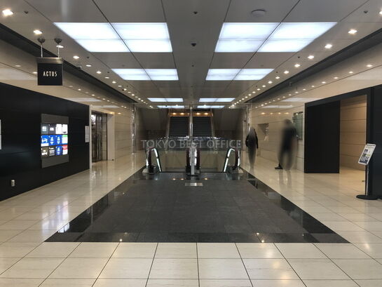 エントランスホール①