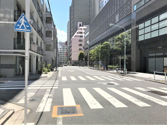 ビル周辺風景①