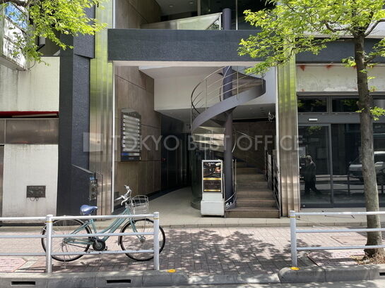 エントランス（コリドー街側）