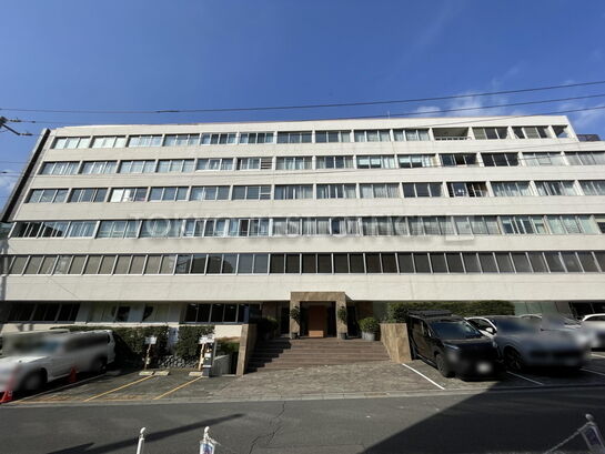 巌ビル（外苑マンション）