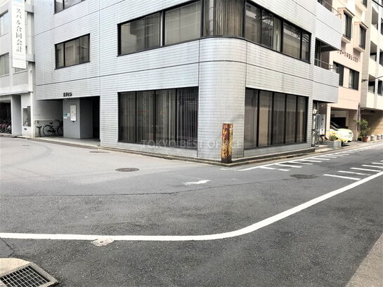 ビル周辺風景①