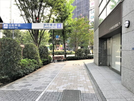 ビル周辺風景②
