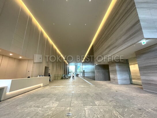 外苑東通り側エントランスホール